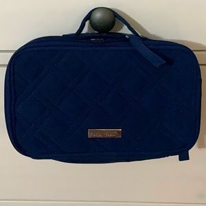 Vera Bradley Blush & Brush Makeup Case Classic Blue Luggage Accessory